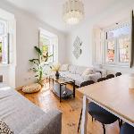Alfama Retreat 4BR with Breathtaking River Views Lisbon 