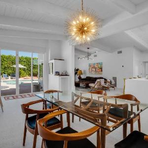 Mid-Century Oasis w Heated Pool & Hot Tub 7min DT
