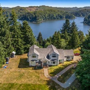 Epic Pool House on 15 Acres