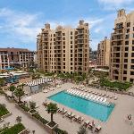 Al Jazi 2 - Luxurious Unit near Burj Al Arab Dubai 