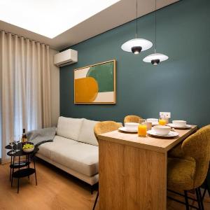 Modern Urban 2BR Petralona Metro Stay