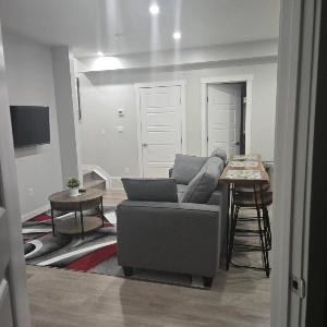 Elegant Private Suite in Edmonton North