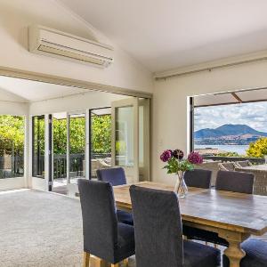Acacia Bay Views - Serene Panoramic Views Retreat