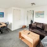 Balcony Flat in the Heart of West End