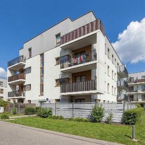 Bright & Functional Apartment with Parking and Balcony by Noclegi Renters