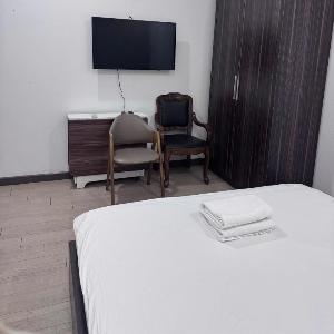 White Villa 7BR 3-Min Walk to My Khe Beach