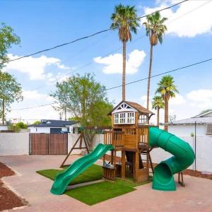 Villa Sorriso Stylish 3BR Home with Backyard Fun