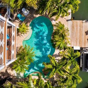 My Grand Floridian - Canal Front Dock Pool Games by Anna Maria Life Vacation Rentals