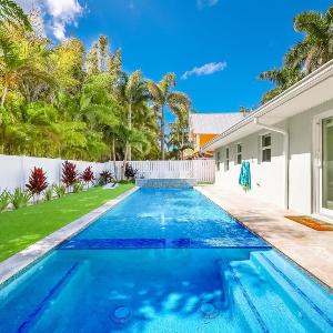 Seabatical - Pool & Spa
