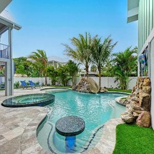 No R-Egrets - 1 Block to Beach! Pool Game Room by Anna Maria Life Vacation Rentals
