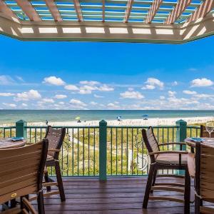 Lazy Loggerhead - Gulf Front! On the Beach! by Anna Maria Life Vacation Rentals
