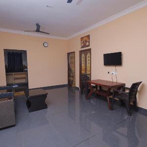 Premium and Luxurious 4BHK Duplex Villa for upto 40 people with Kitchen bathtub in Tirupati near railway staion and close to Temples