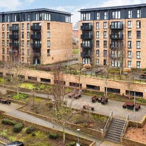 The Lincoln Tribe by Prime Stays - 3 Bedroom Residence with Gated Parking & Garden