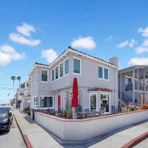 Bayside Retreat withLarge Patio and Bay Views home