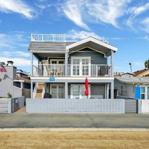 Value Beachfront withLarge Patio On The Bike Path apts