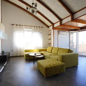 503 Sunny Mint Rooftop Apartment