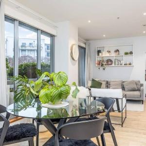 Stunning Viaduct 1 Bed Parking Pool Gym