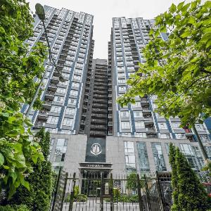 10-197 Central Park John McCain 7 Kyiv centre stunning city view 15 kW backup power Petrovdom Apartment