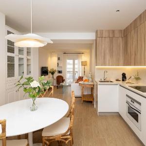 ChezmoiHomes Central Prime Apartment I FREE Parking