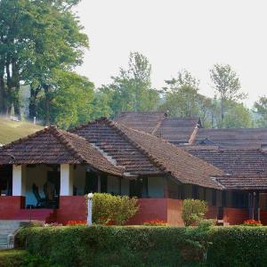 Misty Peaks - Luxury & Nature Homestay in Chikmagalur