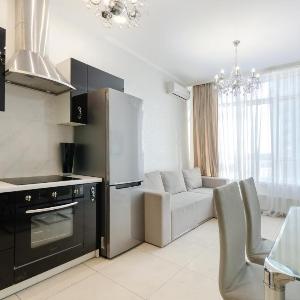 15-84 Central Park John McCain 7 Kyiv centre panoramic city view 15 kW backup power Petrovdom Apartment