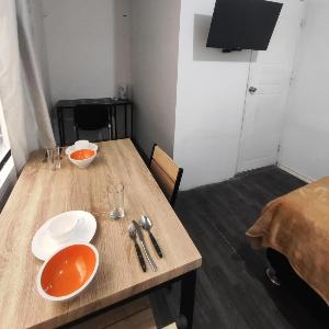 Cómoda habitación con baño privado cerca a Larcomar