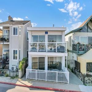 Amazing Views of Bay Beach and Marina Park-1807 home