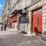 Hôtel de Ville Elegant 1BR Apartment with Netflix 