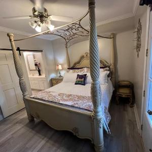 Mardi Gras Suite at NOLA Rendezvous waterfront