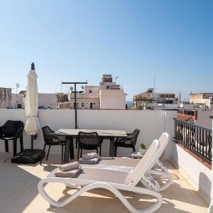 Casa Chica - Large Townhouse in Nerja Centro with Private Rooftop