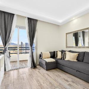 Oceanview Paradise 2BR: High-Speed WiFi & Office | Walk to Beach & Restaurants