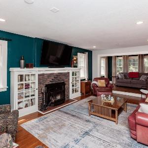 Charming 3BR Modern Retreat