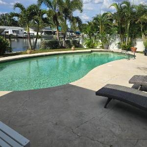 Pool-Waterfront-Pet Friendly