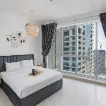 Prime Marina Access - Spacious Living - Modern Interior