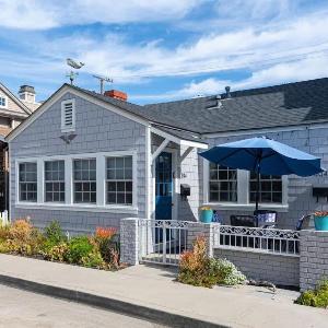 Balboa Island Charmer- 304 Ruby A home