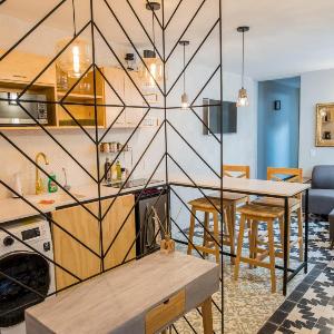 INDEPENDENCIA 3 · Cozy apt wPrivate Terrace - 1 Block to The Zocalo