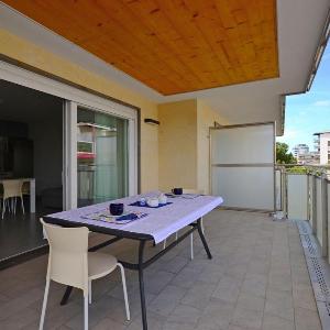 Flat with balcony only 50mt from the beach