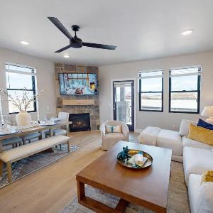 Pet Friendly! Winston's Lodge at Helling 203 condo
