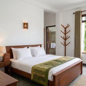 The Lark Resort induruwa