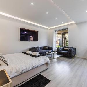 Central Comfy Spot Studio for 2 with Wi-Fi by PikHost