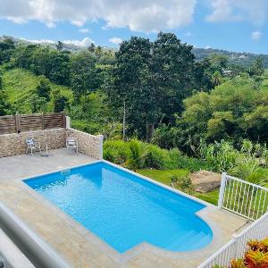 Appartement spacieux à Rivière-Salée avec piscine commune 80 m².