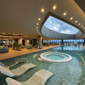 Balcon - Vista - Area de Trabajo - Piscina - Gym