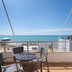 Sea view-Sunny Apartment by TOK
