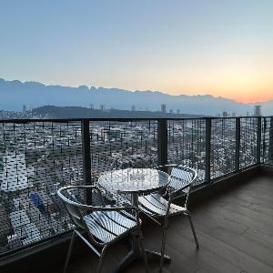Modern and Well-Located Two-Story Penthouse in La Purísima