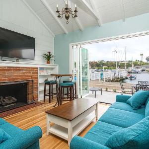 Newly Remodeled Balboa Island Bayfront home
