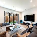 Spacious London Townhouse with Parking
