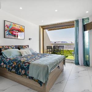 Paloma Héliopolis fully Renovated studio with terrace and parking