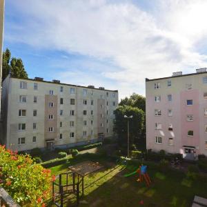 Spacious Victus Apartment with a Balcony Near the Beach by Noclegi Renters