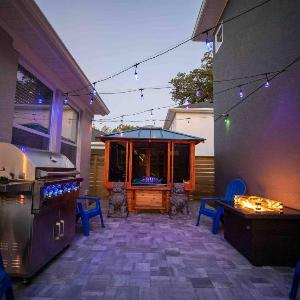 Downtown Orlando’s Modern Zen Home with Hot Tub