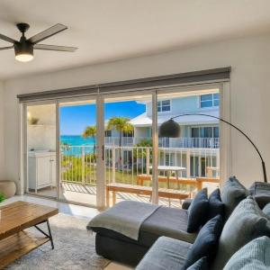 7mile Beachfront! 3 bedroom family beach condo